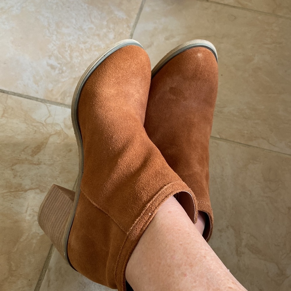 Suede like slip on Rusty tan / brown boot size 8